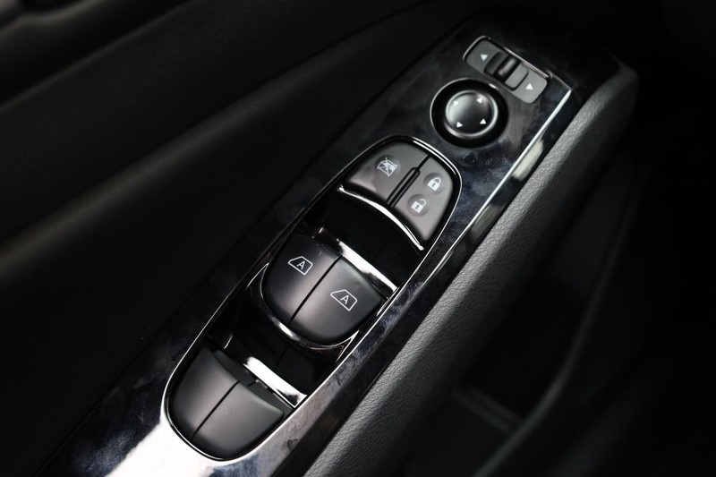 Nissan Altima Vehicle Image 18