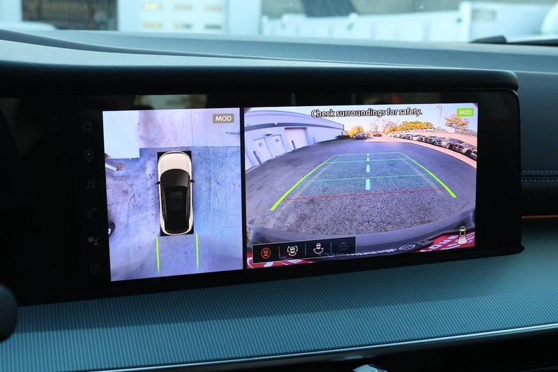 Nissan Murano Vehicle Image 11