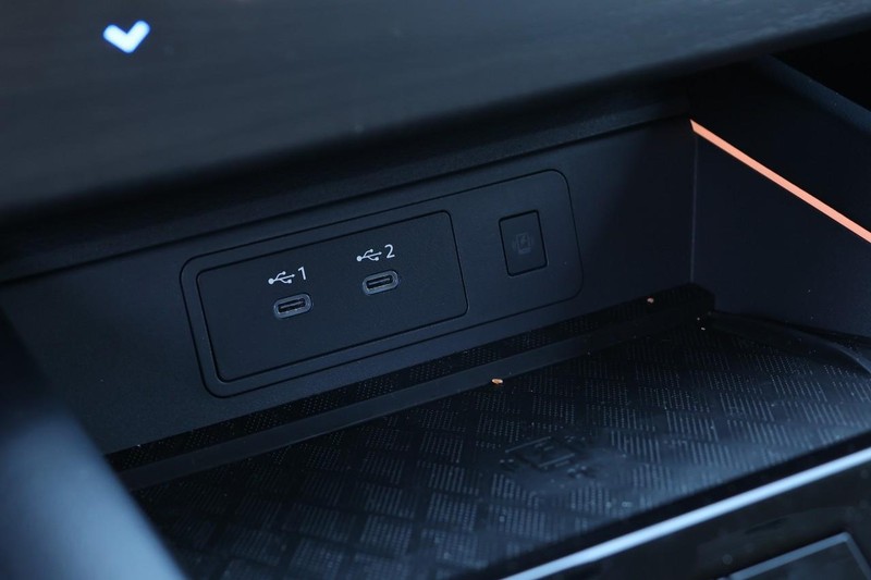 Nissan Murano Vehicle Image 13