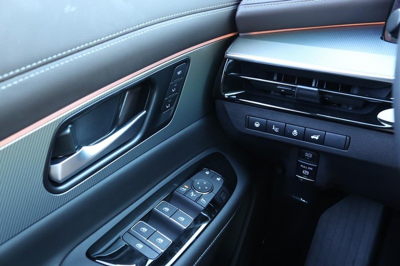 Nissan Murano Vehicle Image 15