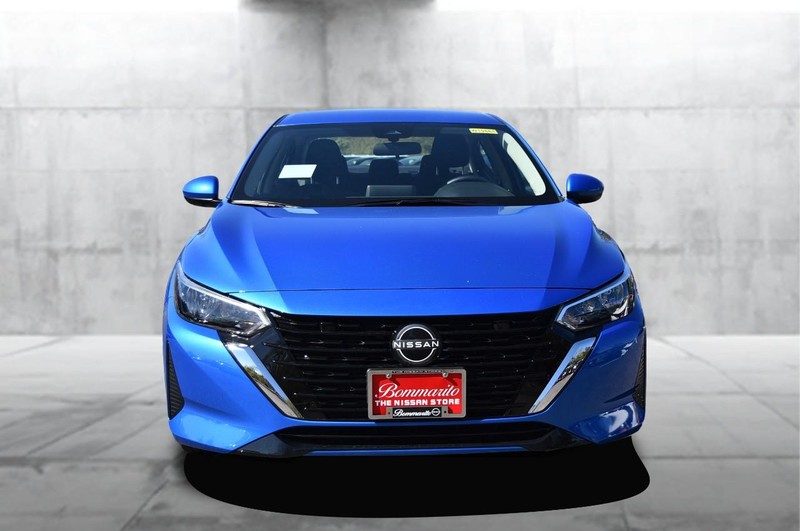 Nissan Sentra Vehicle Image 04