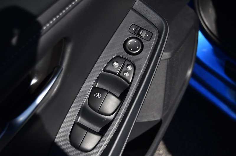 Nissan Sentra Vehicle Image 09