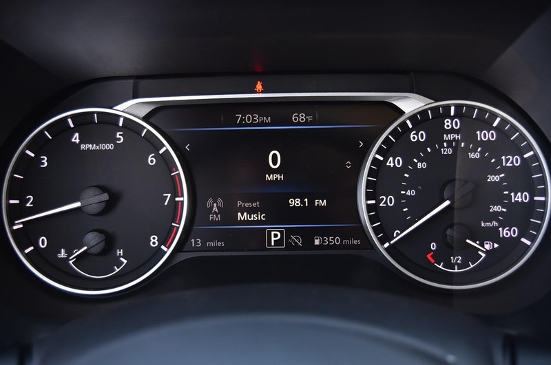 Nissan Sentra Vehicle Image 12