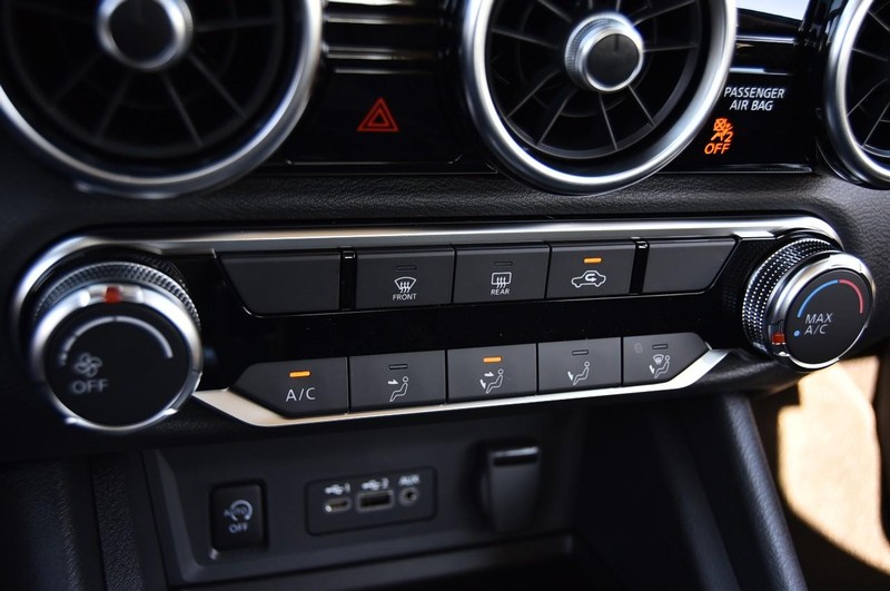 Nissan Sentra Vehicle Image 15