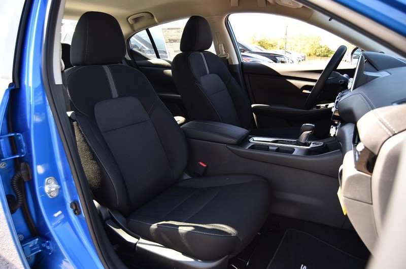 Nissan Sentra Vehicle Image 20