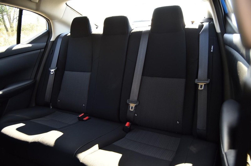 Nissan Sentra Vehicle Image 21