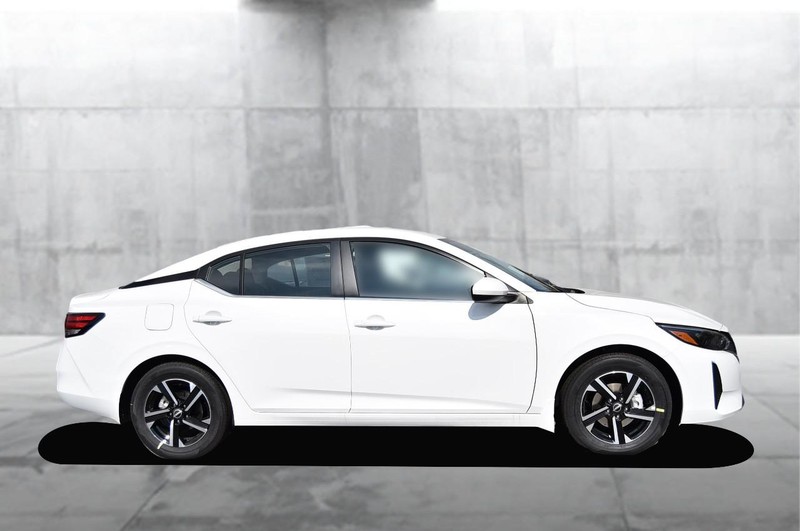 Nissan Sentra Vehicle Image 05