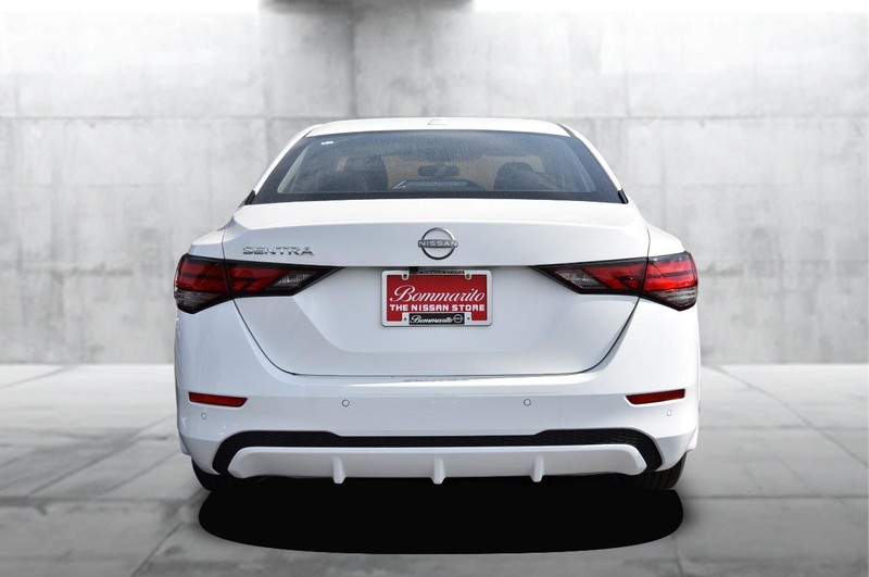 Nissan Sentra Vehicle Image 06