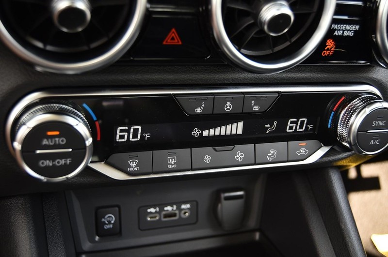 Nissan Sentra Vehicle Image 15