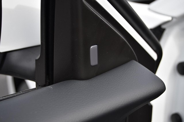 Nissan Sentra Vehicle Image 10