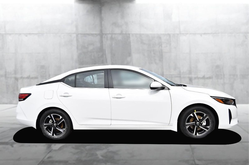 Nissan Sentra Vehicle Image 05