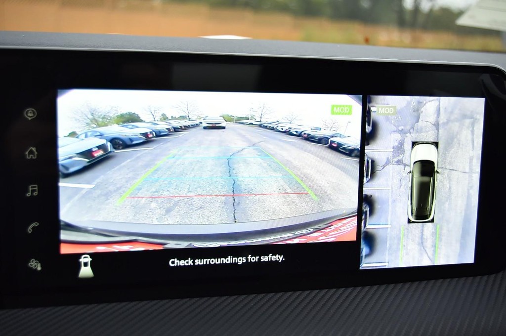 Nissan Kicks Vehicle Image 13