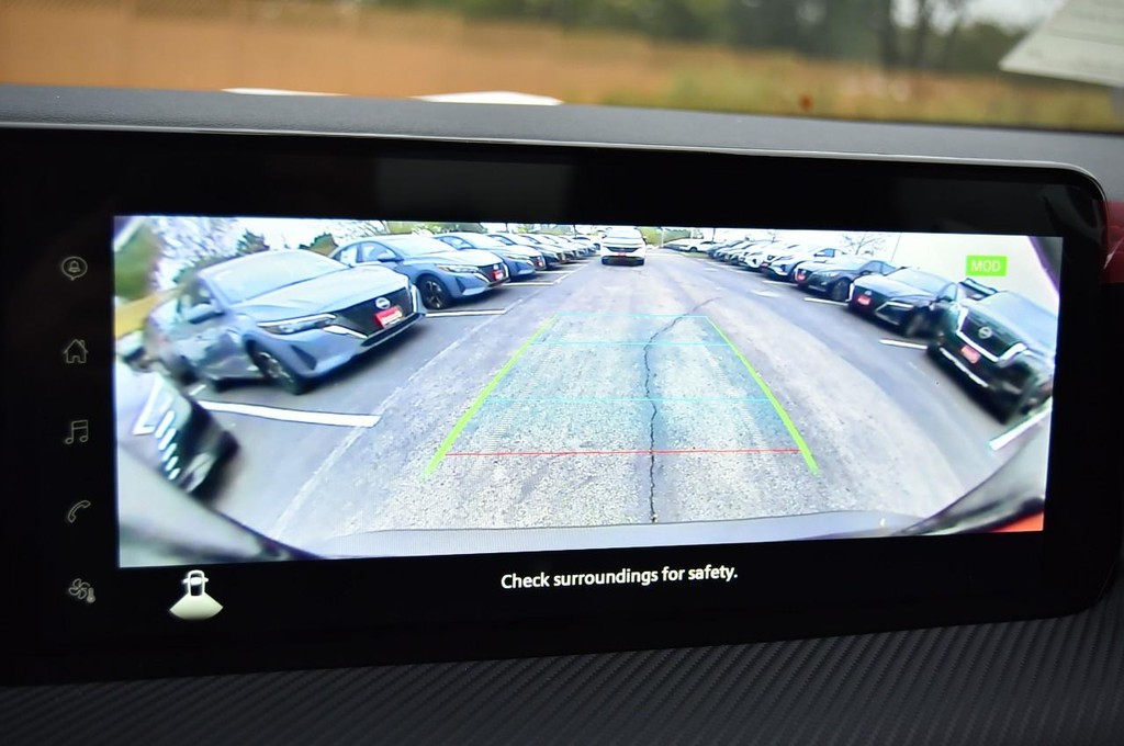 Nissan Kicks Vehicle Image 15