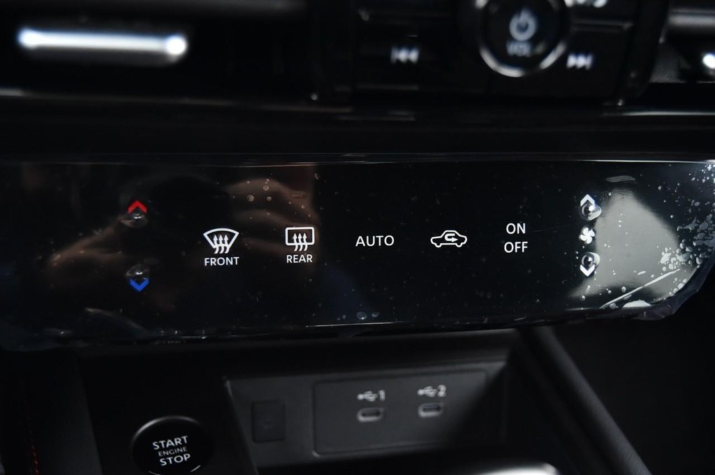 Nissan Kicks Vehicle Image 18