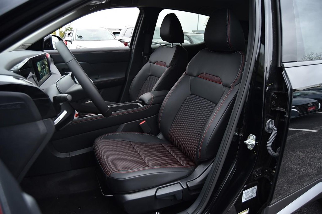 Nissan Kicks Vehicle Image 23