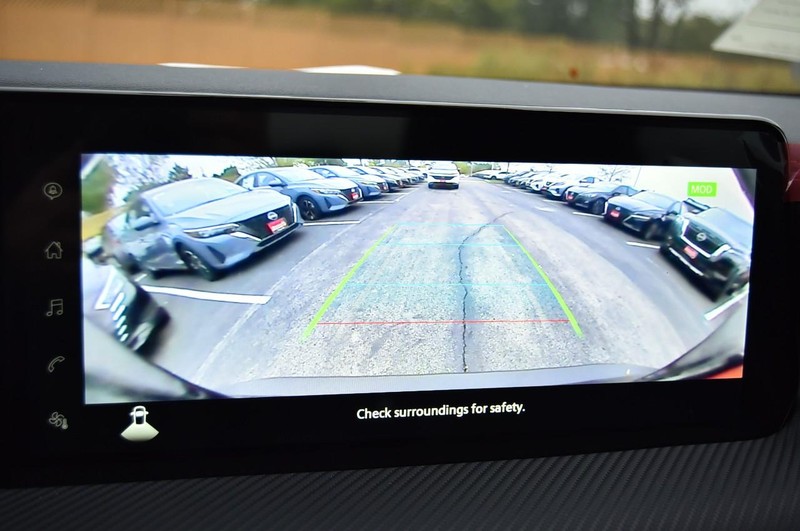 Nissan Kicks Vehicle Image 15