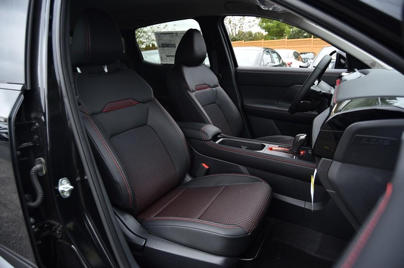 Nissan Kicks Vehicle Image 24