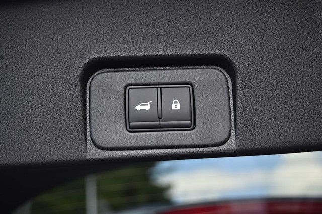 Nissan Rogue Vehicle Image 26