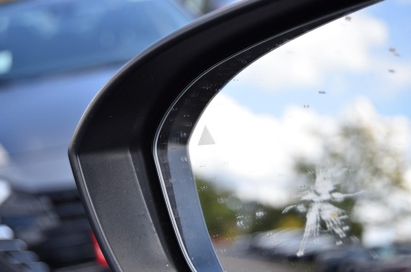 Nissan Rogue Vehicle Image 10