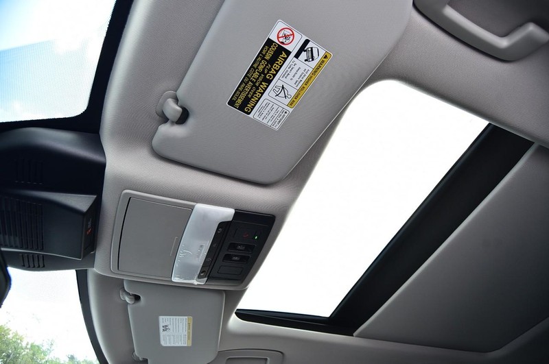 Nissan Rogue Vehicle Image 21
