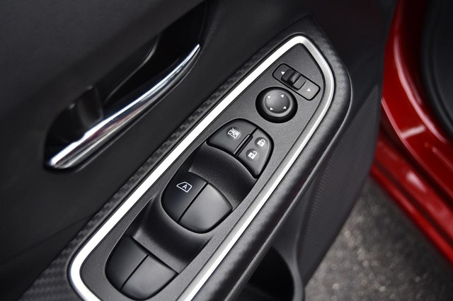 Nissan Versa Vehicle Image 09