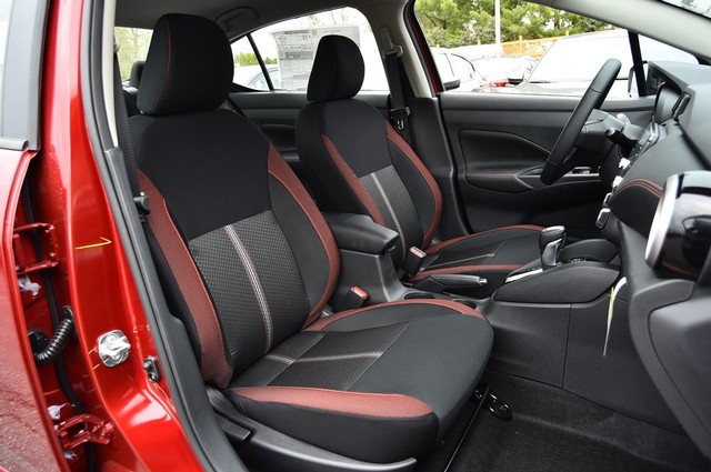 Nissan Versa Vehicle Image 19