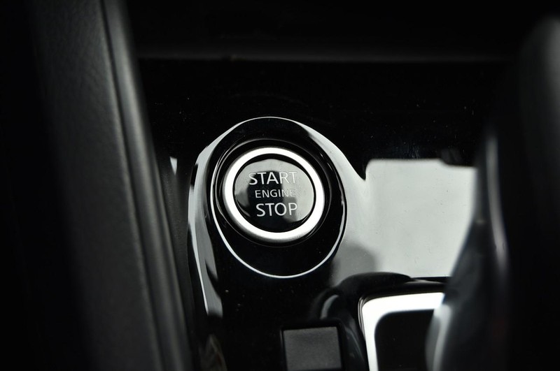 Nissan Versa Vehicle Full-screen Gallery Image 16