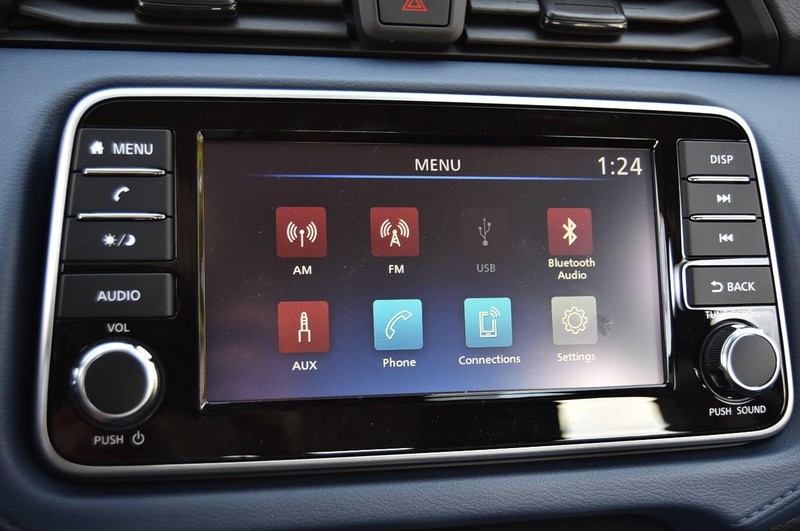 Nissan Versa Vehicle Full-screen Gallery Image 13