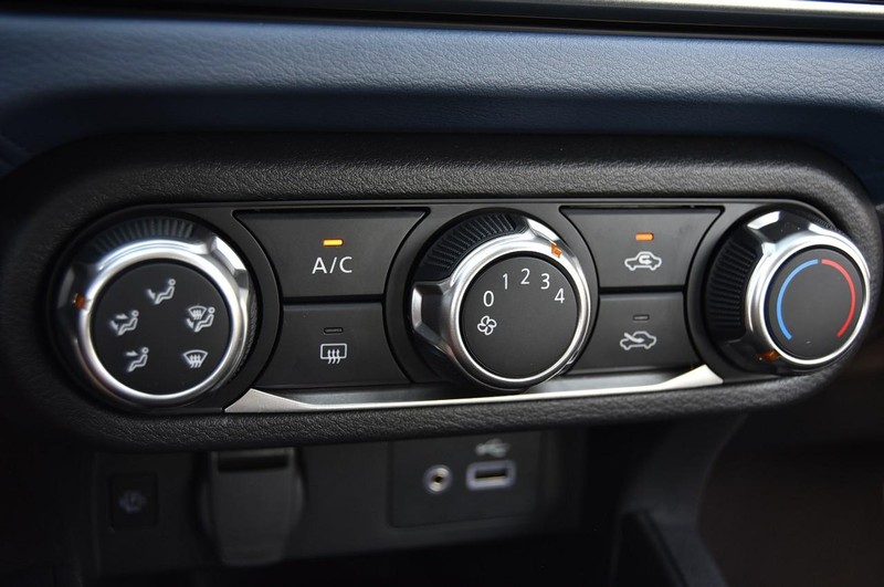 Nissan Versa Vehicle Full-screen Gallery Image 14