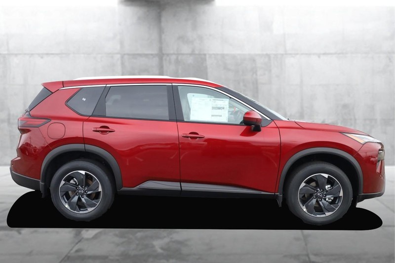 Nissan Rogue Vehicle Full-screen Gallery Image 5