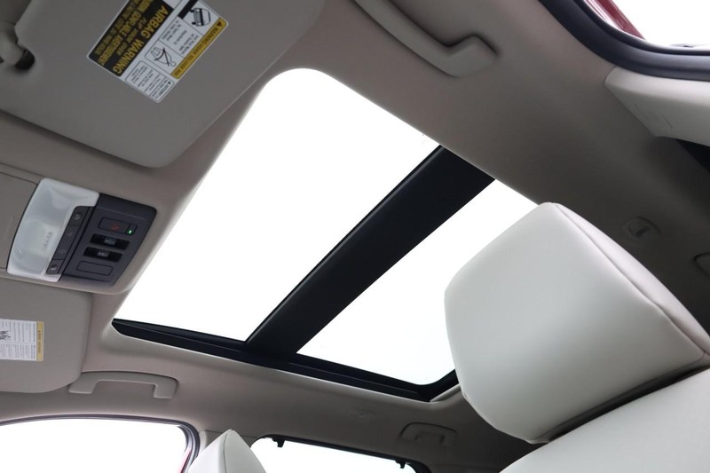 Nissan Rogue Vehicle Full-screen Gallery Image 9