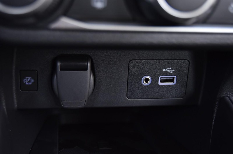 Nissan Versa Vehicle Full-screen Gallery Image 15