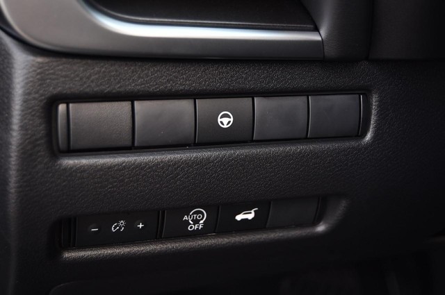 Nissan Rogue Vehicle Image 11