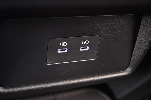 Nissan Rogue Vehicle Image 24