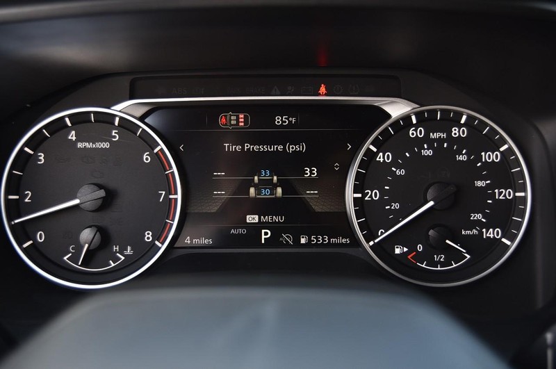 Nissan Rogue Vehicle Full-screen Gallery Image 12