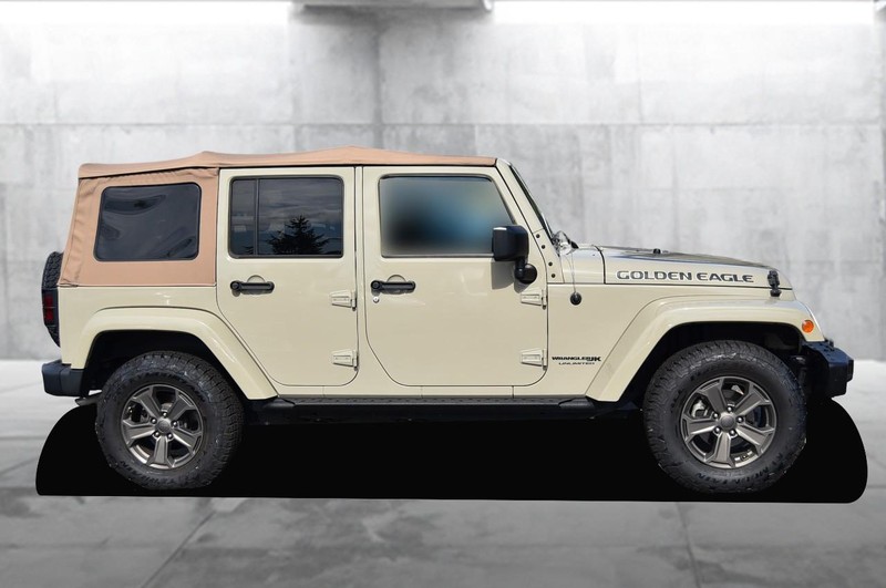 Jeep Wrangler JK Unlimited Vehicle Full-screen Gallery Image 05