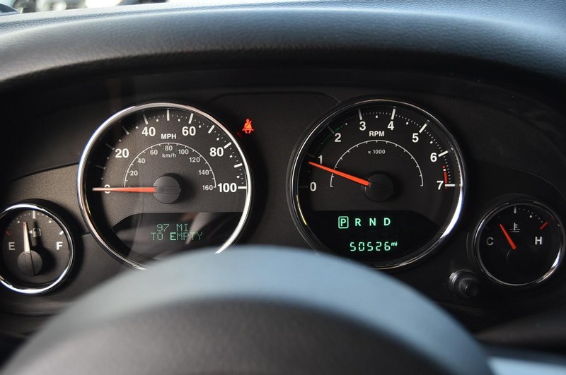 Jeep Wrangler JK Unlimited Vehicle Full-screen Gallery Image 09