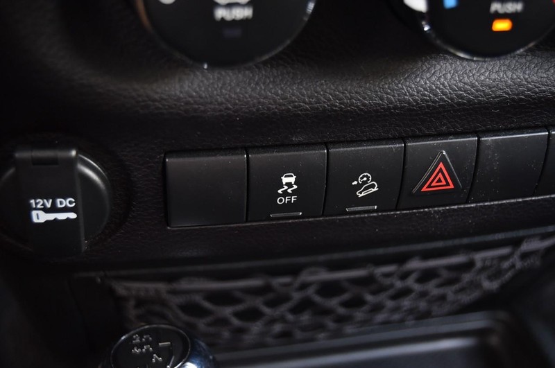 Jeep Wrangler JK Unlimited Vehicle Full-screen Gallery Image 12