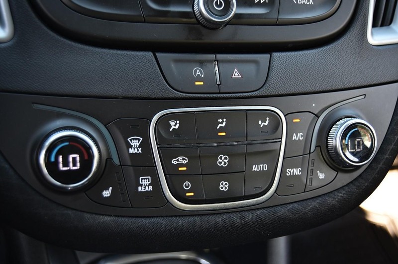 Chevrolet Malibu Vehicle Full-screen Gallery Image 14