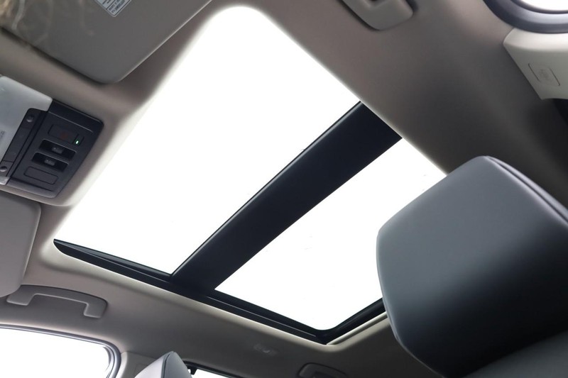 Nissan Rogue Vehicle Full-screen Gallery Image 9