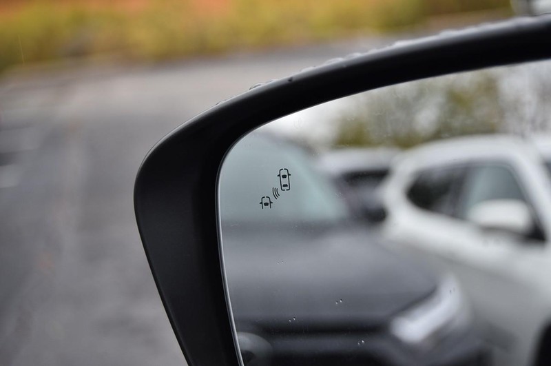 Nissan Frontier Vehicle Full-screen Gallery Image 12