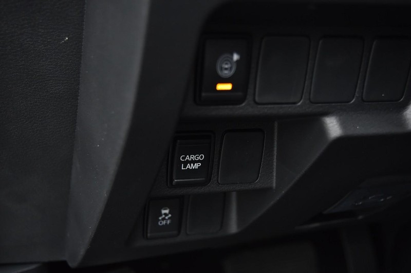 Nissan Frontier Vehicle Full-screen Gallery Image 14