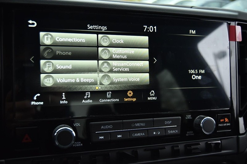 Nissan Frontier Vehicle Full-screen Gallery Image 17