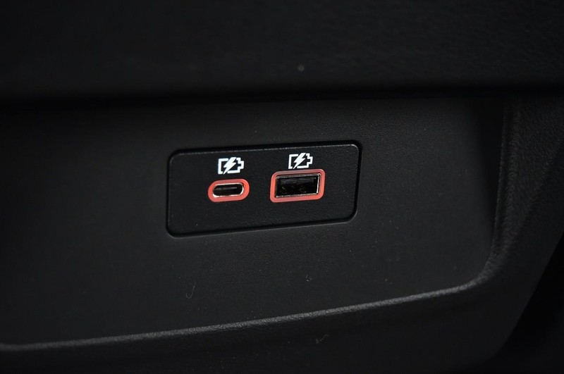 Nissan Frontier Vehicle Full-screen Gallery Image 26