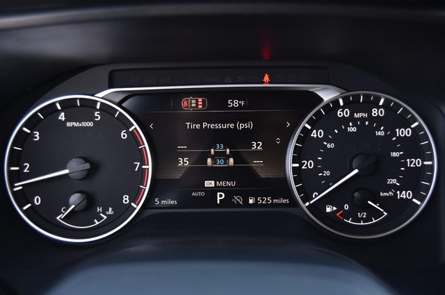 Nissan Rogue Vehicle Image 13