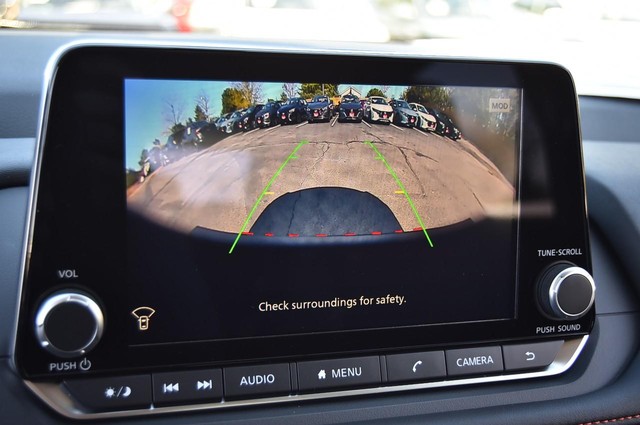 Nissan Rogue Vehicle Image 17