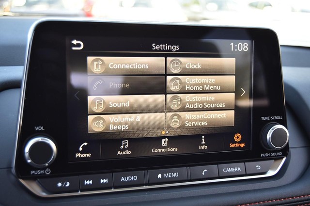 Nissan Rogue Vehicle Image 18