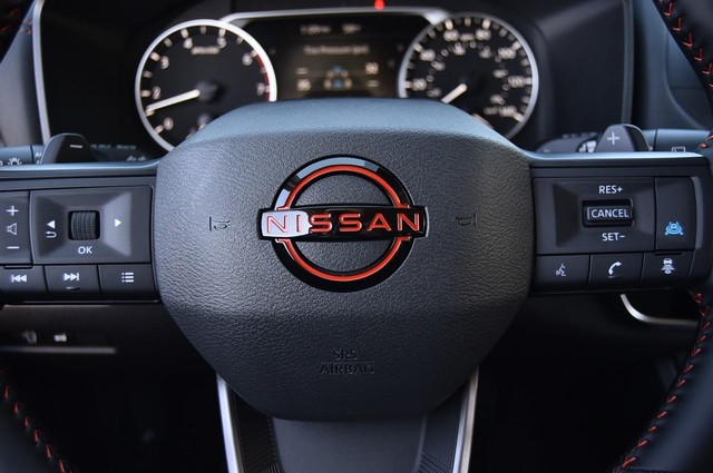 Nissan Rogue Vehicle Image 22