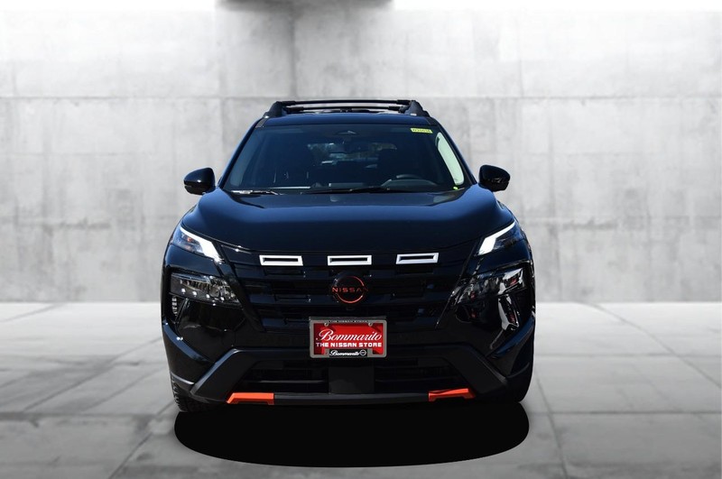 Nissan Rogue Vehicle Image 04