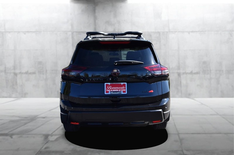 Nissan Rogue Vehicle Image 06